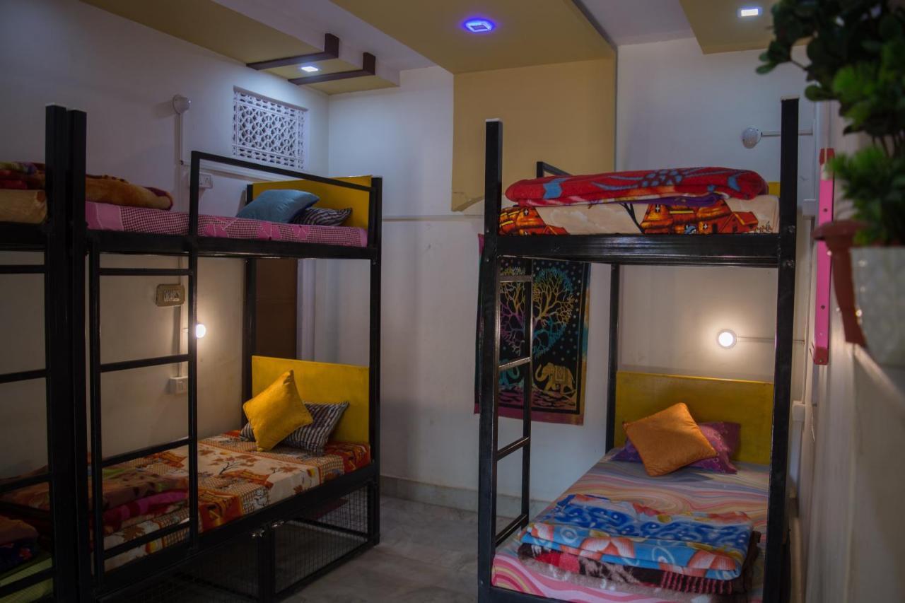 Hostel 12 Monks Backpackers Community Puškar Exteriér fotografie