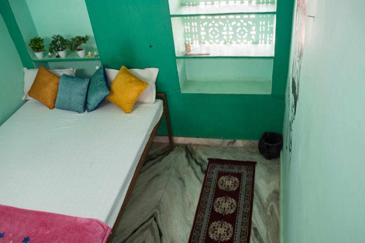 Hostel 12 Monks Backpackers Community Puškar Exteriér fotografie