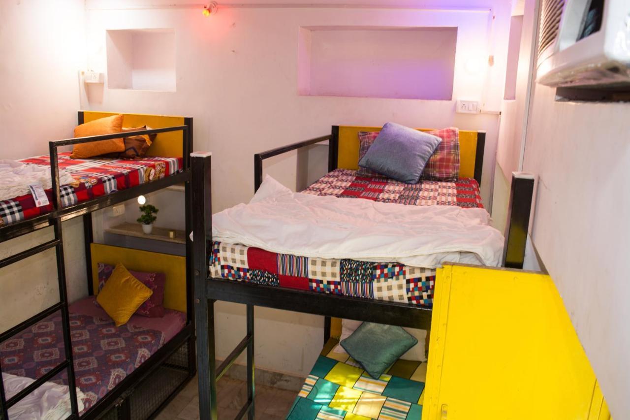 Hostel 12 Monks Backpackers Community Puškar Exteriér fotografie