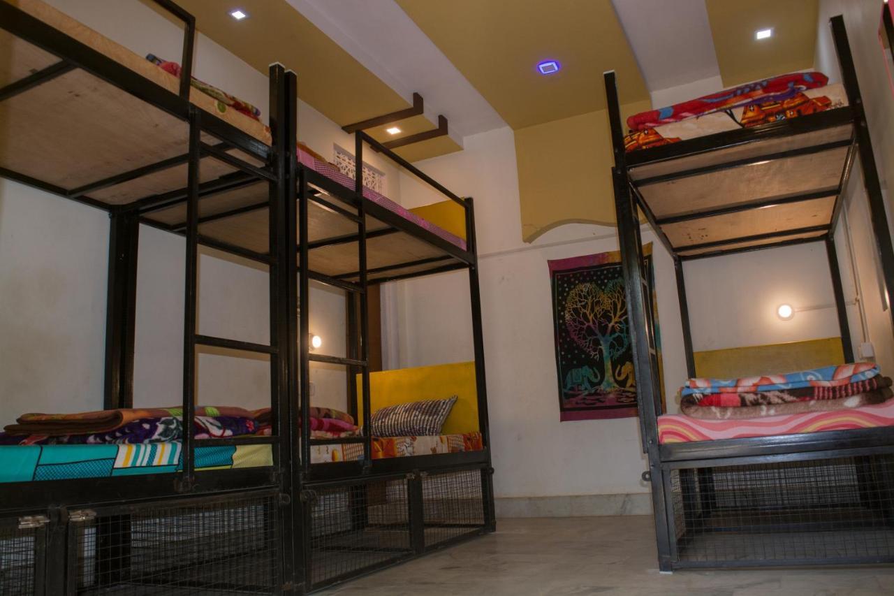 Hostel 12 Monks Backpackers Community Puškar Exteriér fotografie