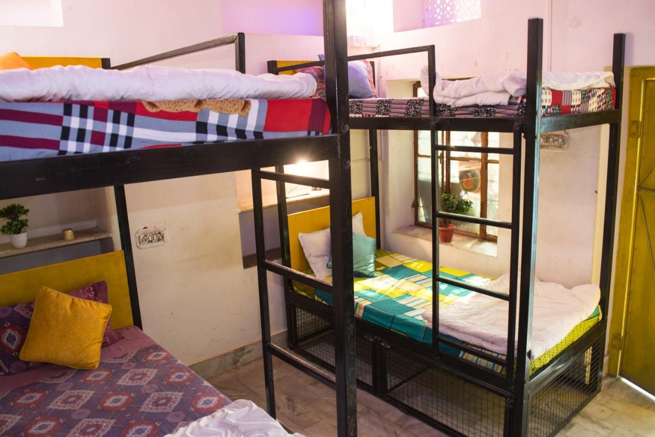 Hostel 12 Monks Backpackers Community Puškar Exteriér fotografie