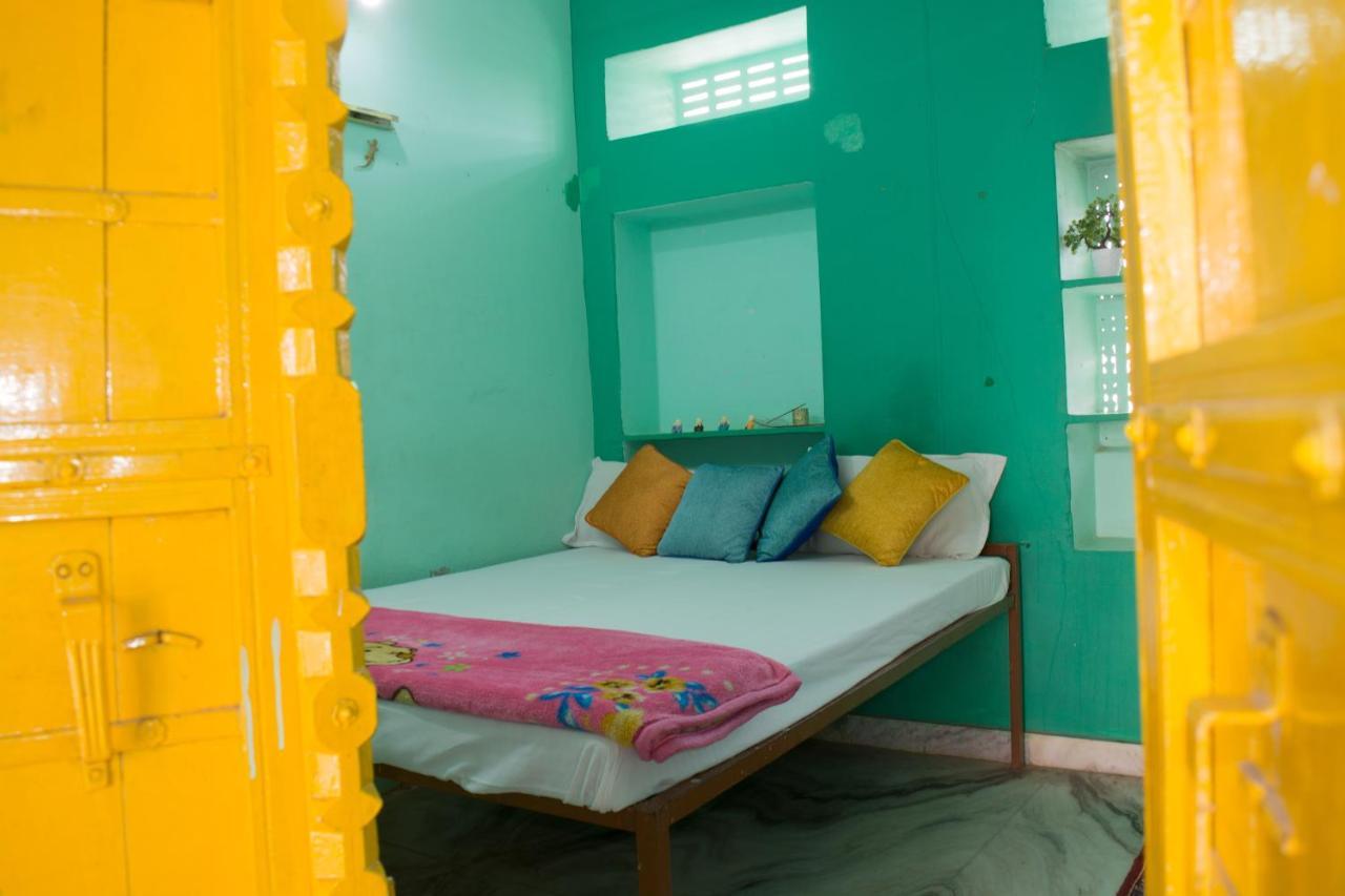 Hostel 12 Monks Backpackers Community Puškar Exteriér fotografie