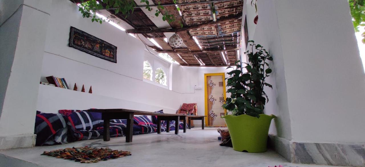 Hostel 12 Monks Backpackers Community Puškar Exteriér fotografie