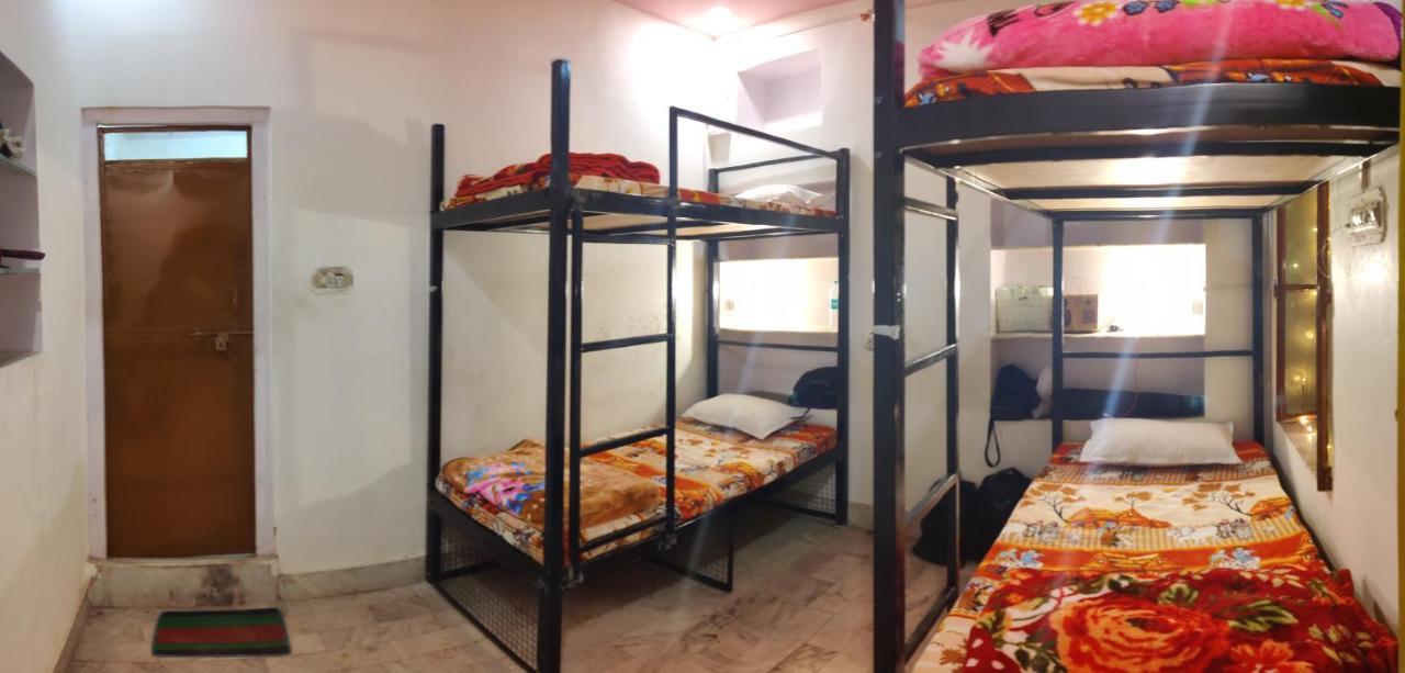 Hostel 12 Monks Backpackers Community Puškar Exteriér fotografie