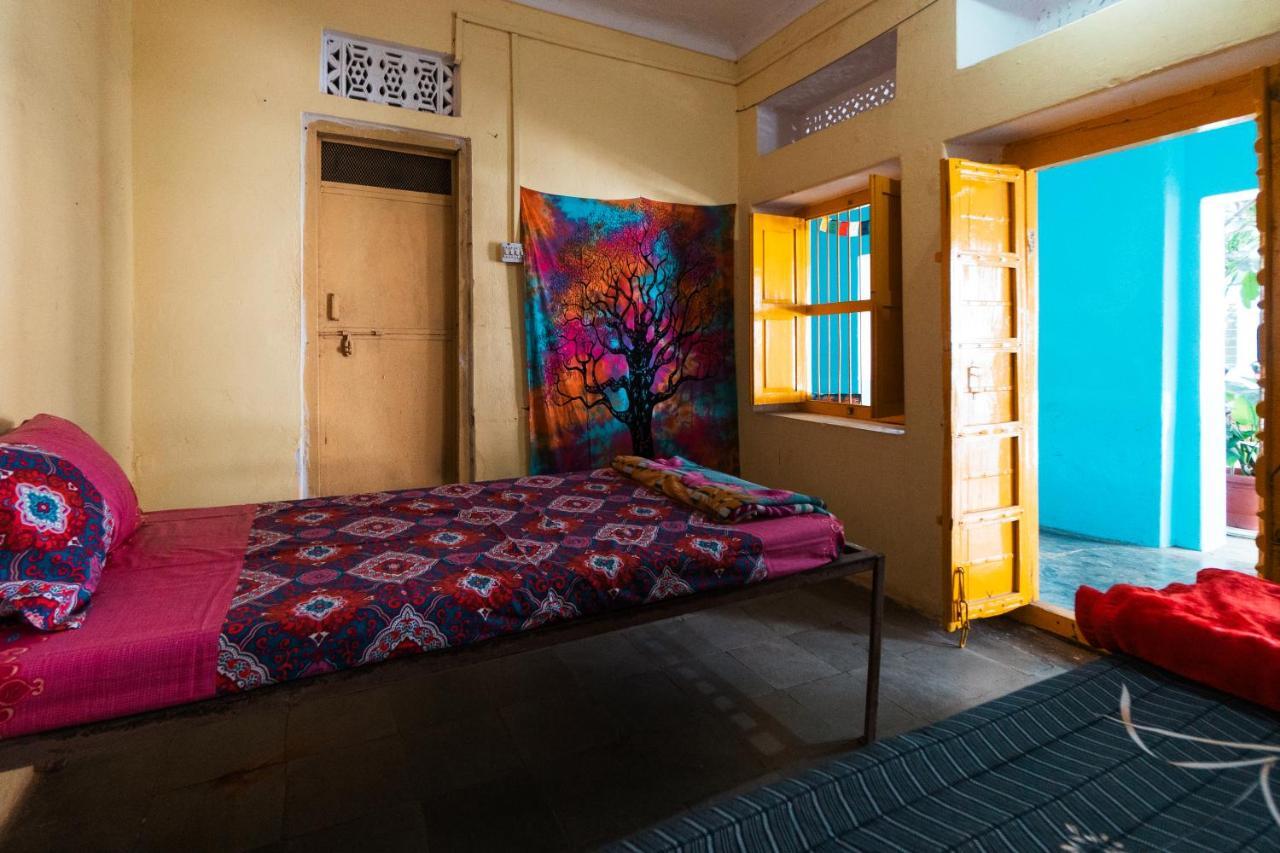 Hostel 12 Monks Backpackers Community Puškar Exteriér fotografie